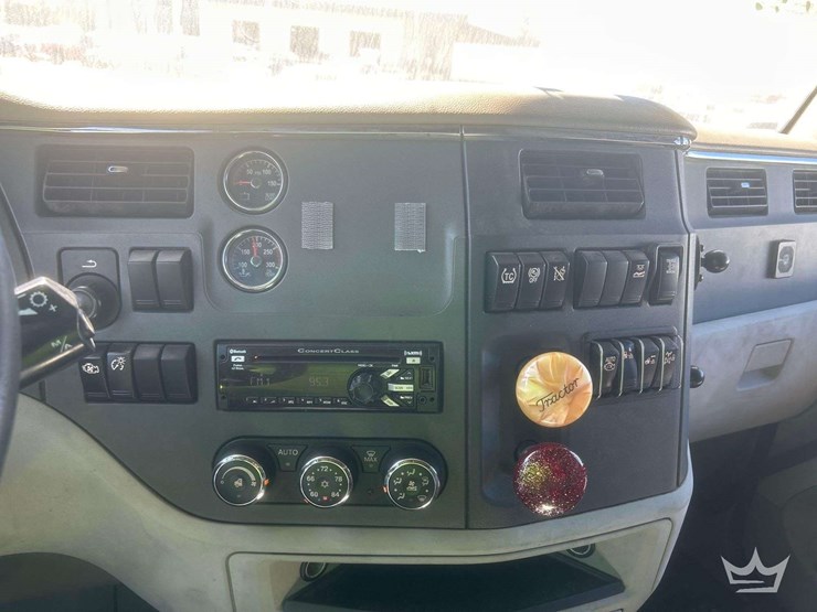 2020-peterbilt-579-image-33