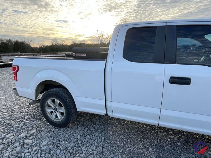 2020-ford-f150-xl-image-35