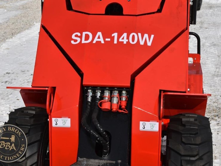 agt-industrial-mini-skid-steer-41825-image-11