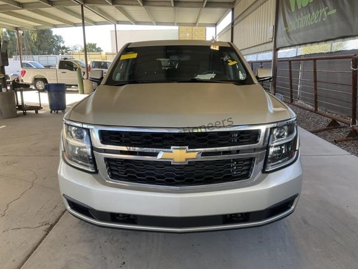 2015-chevrolet-tahoe-image-3