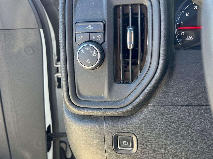 2021-chevrolet-silverado-1500-image-16