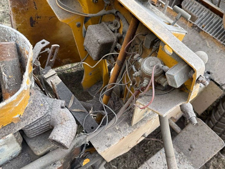 minneapolis-moline-112-image-14