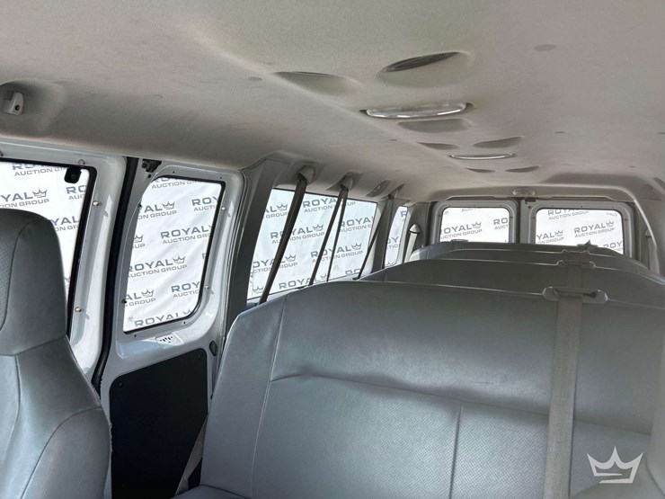 2011-ford-e350-image-19