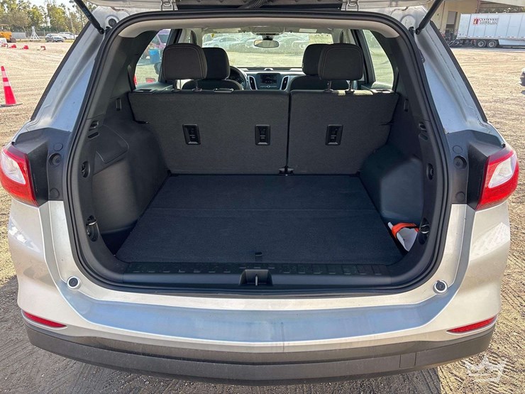 2021-chevrolet-equinox-image-23