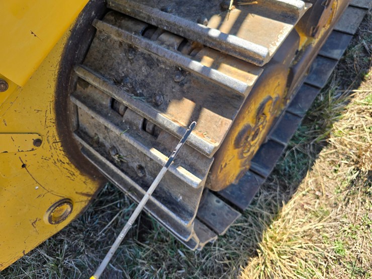 2015-caterpillar-953d-image-99