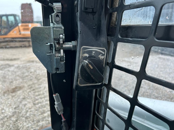 2019-bobcat-s770-image-26