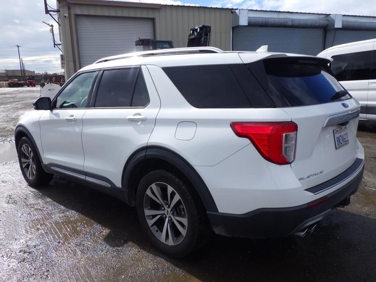 2020-ford-explorer-image-4