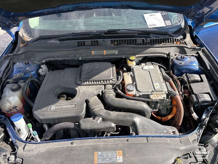 2017-ford-fusion-hybrid-sedan-image-7