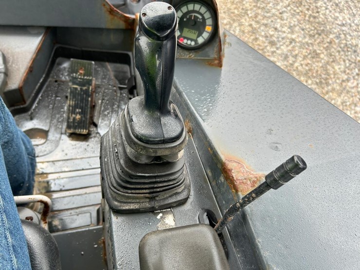 deere-204k-image-18