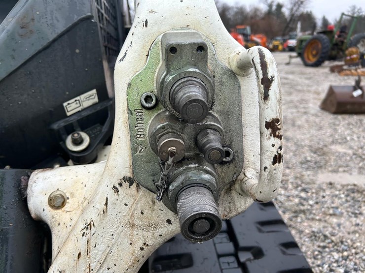 2022-bobcat-t76-image-11