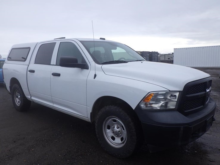 2016-dodge-1500-image-2