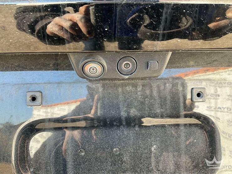 2024-gmc-yukon-denali-image-44