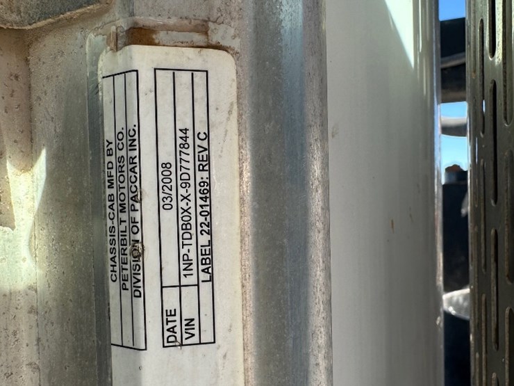 2009-peterbilt-367-image-14