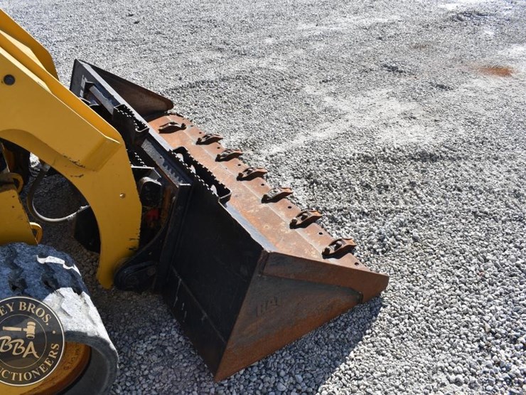 2022-caterpillar-259d3-image-23