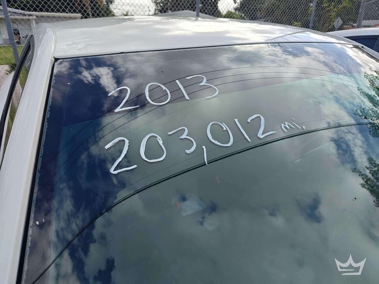 2013-dodge-charger-sedan-image-16