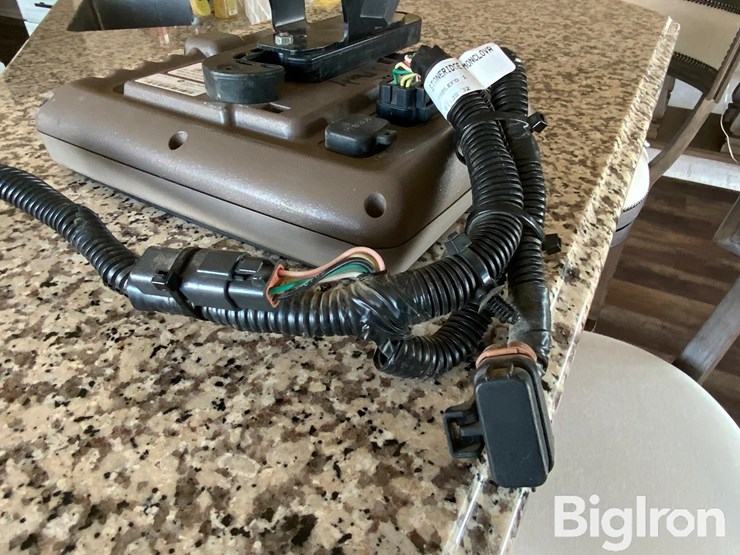 2019-john-deere-2630-image-17