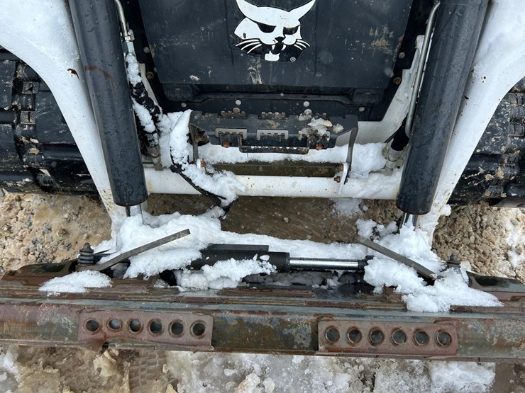 2020-bobcat-t64-image-10