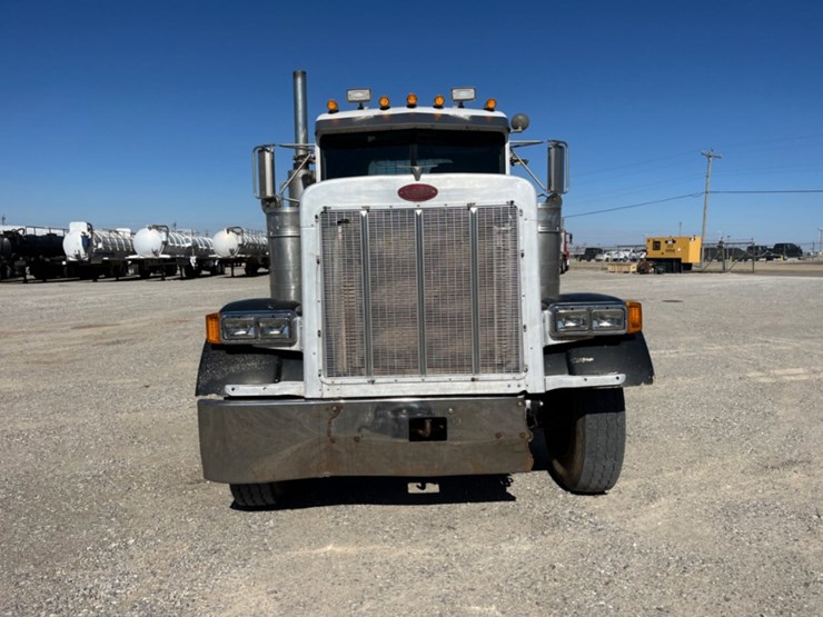 1998-peterbilt-379-image-2