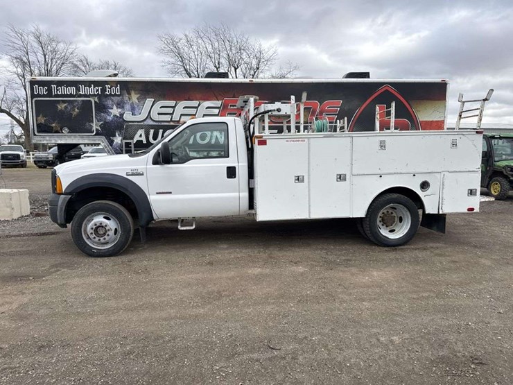 2007-ford-f550-image-2