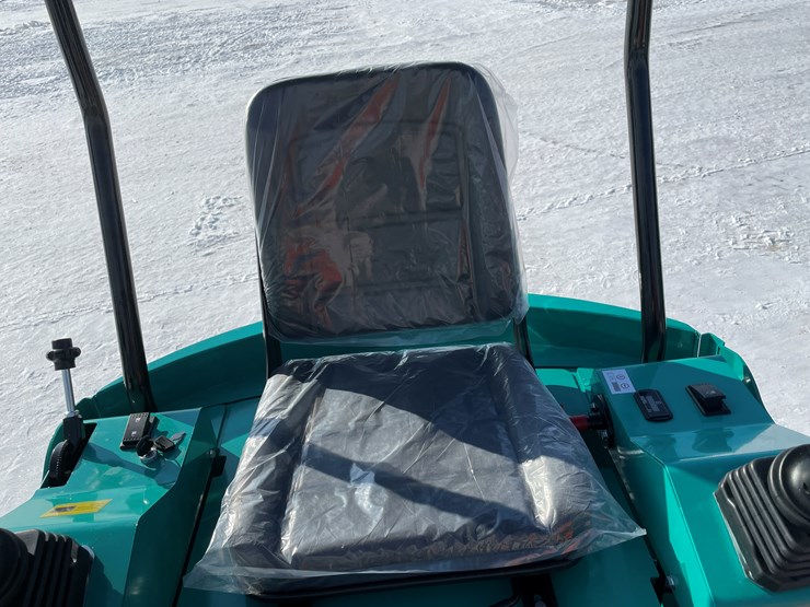 #5351-•-h15r-mini-excavator-image-10