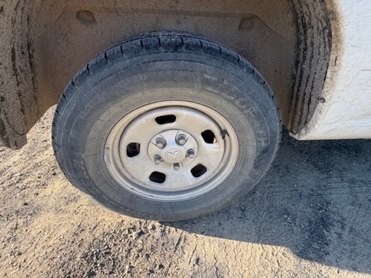 2019-ram-1500-classic-image-22