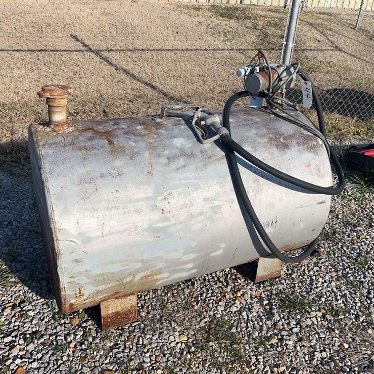 100 Gallon Fuel Tank with AC DC Pump