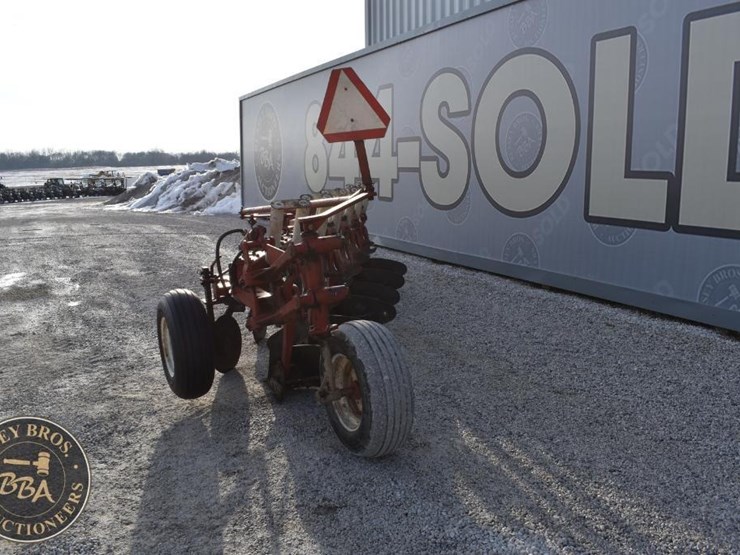 international-720-image-4