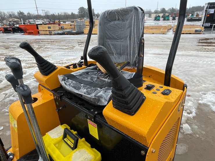 #5408-•-miva-va15-mini-excavator-image-11