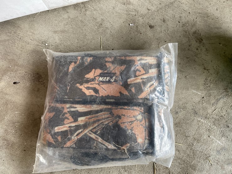 #7624-•-box-of-miscellaneous-image-9