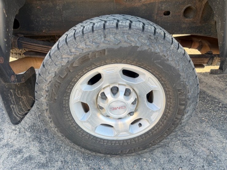 2007-gmc-2500-image-23