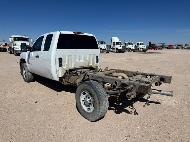 2013-chevrolet-silverado-2500hd-image-5