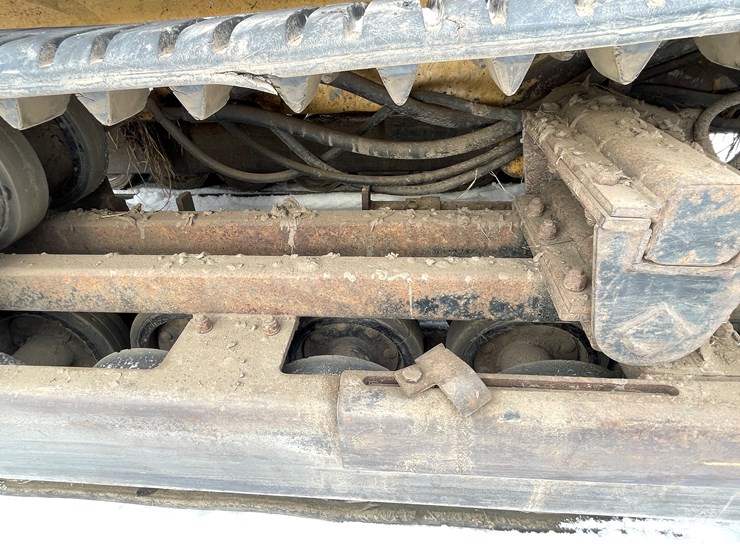 #7564-•-asv-track-loader-with-posi-track-image-18