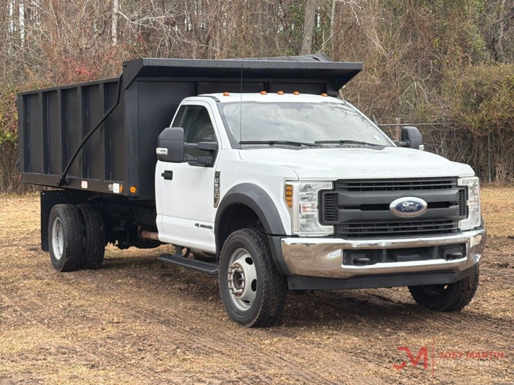 2017-ford-f550-image-1