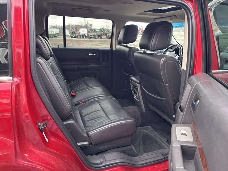 2010-ford-flex-image-18