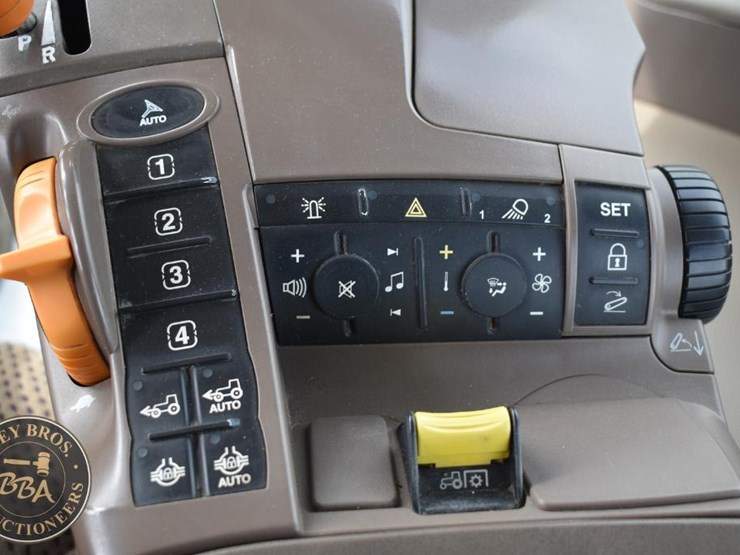 2014-john-deere-8345r-image-55