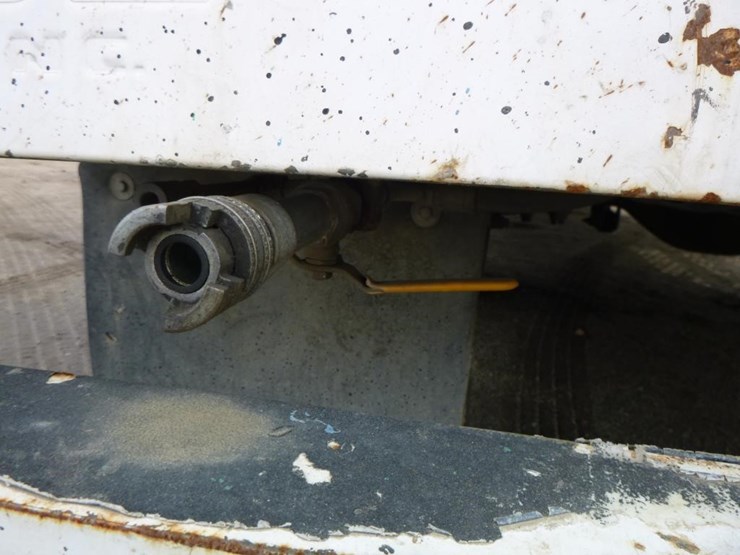 2013-ford-f550-image-26