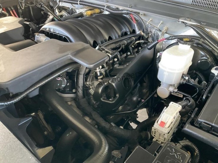 2015-chevrolet-tahoe-image-11