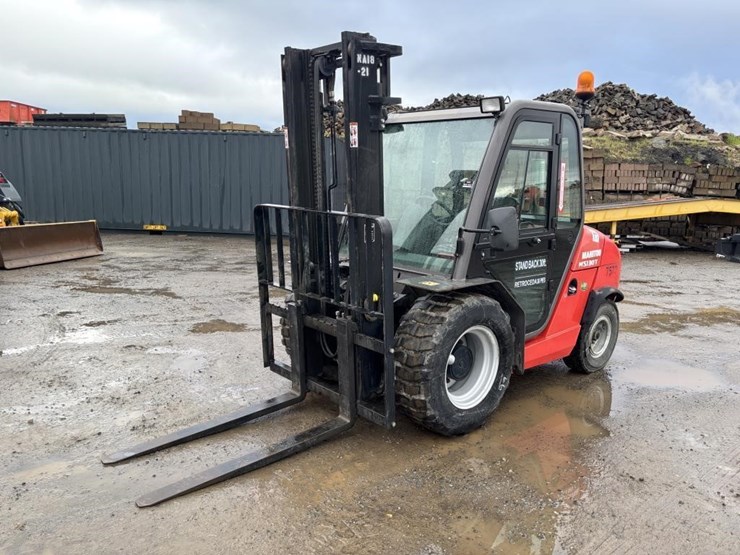 2016-manitou-ms130t-enc-cab-forklift-image-1