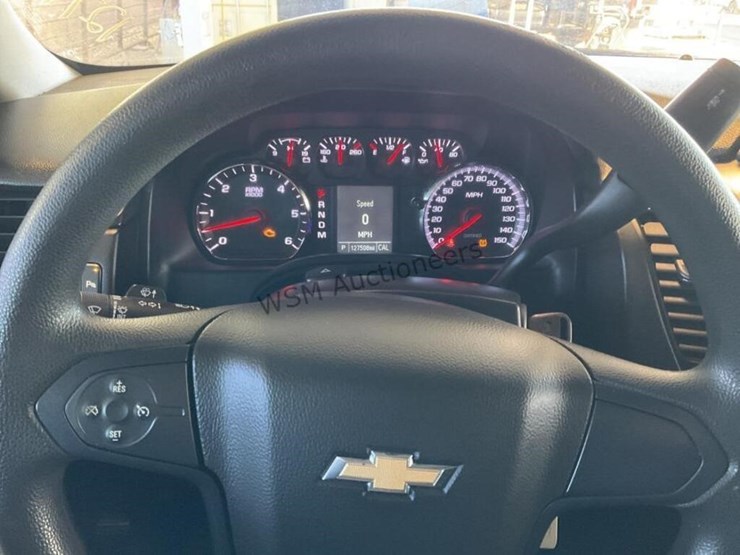 2015-chevrolet-tahoe-image-16