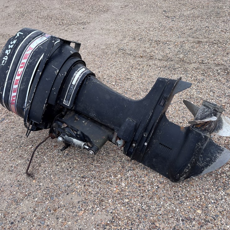 #33892 • MERCURY 65 HP BOAT MOTOR | PARTS OR REPAIR