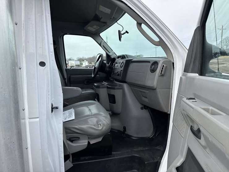 2018-ford-e450-image-23