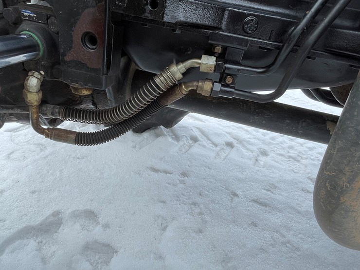 2001-john-deere-5205-image-26