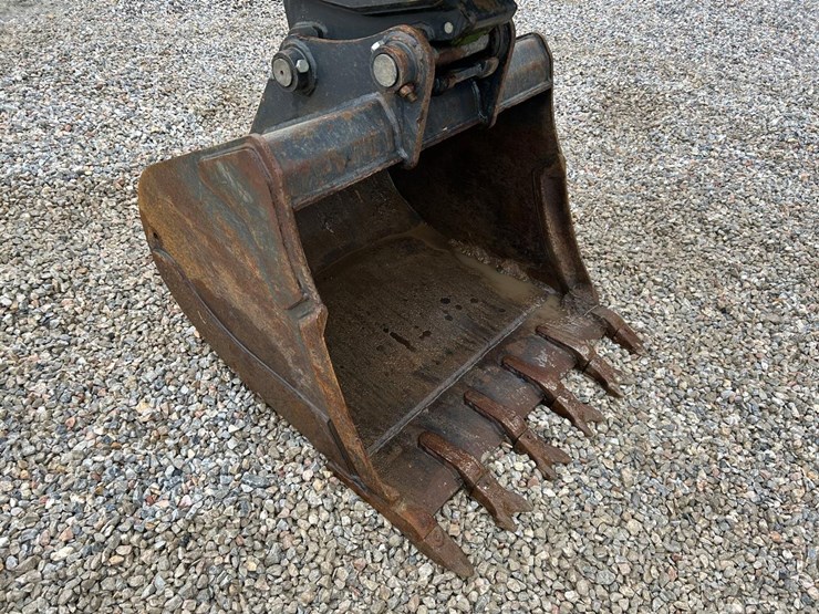 2020-bobcat-e85-image-8