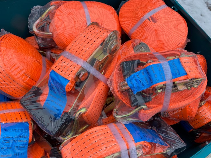 #8108-•-ratchet-tie-down-&-flat-pack-tool-box-image-3