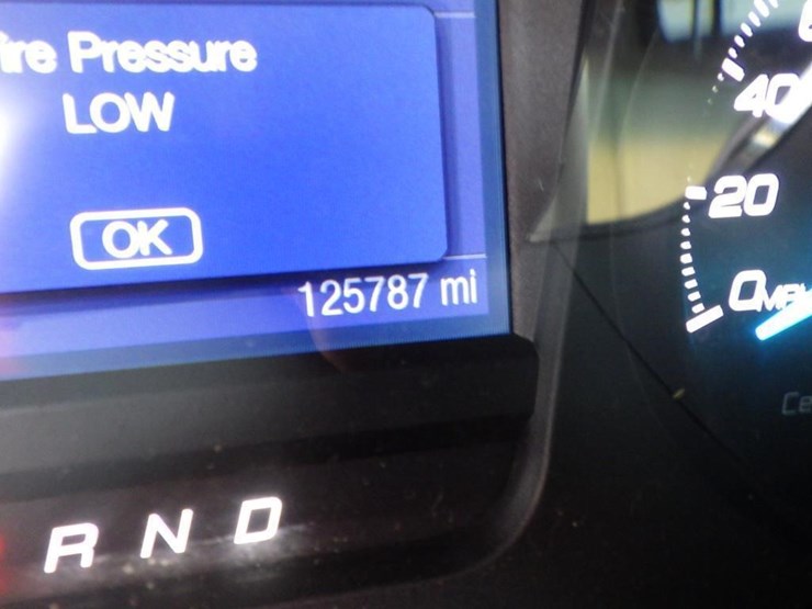 2015-ford-taurus-sedan-image-14