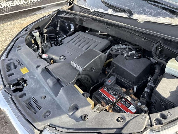 2016-toyota-highlander-image-24