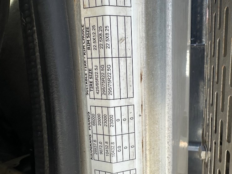 2009-peterbilt-367-image-15