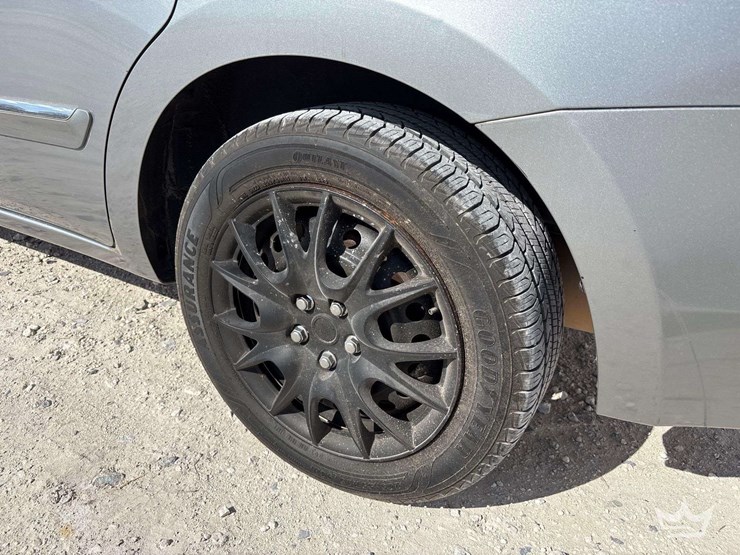 2011-nissan-sentra-sedan-image-25