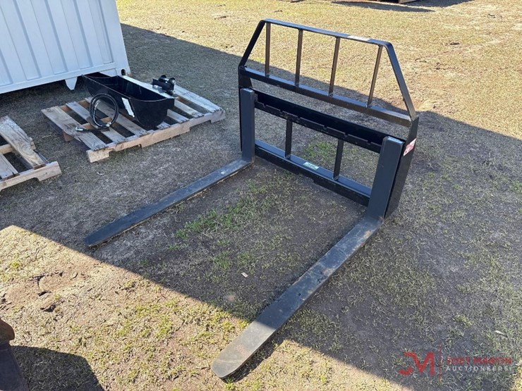 48"-forks-skid-steer-attachment-image-4