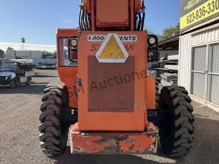 2012-jlg-8042-image-6